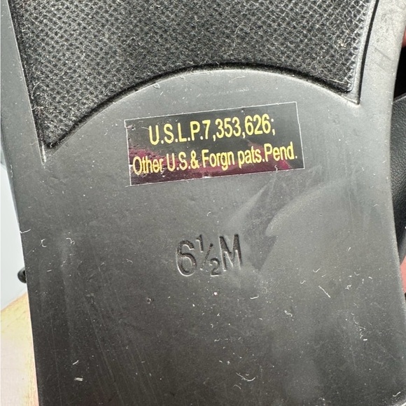 Marc Fisher Bryte Sandals Size 6.5M Black With Silver Embellishments - Picture 3 of 8